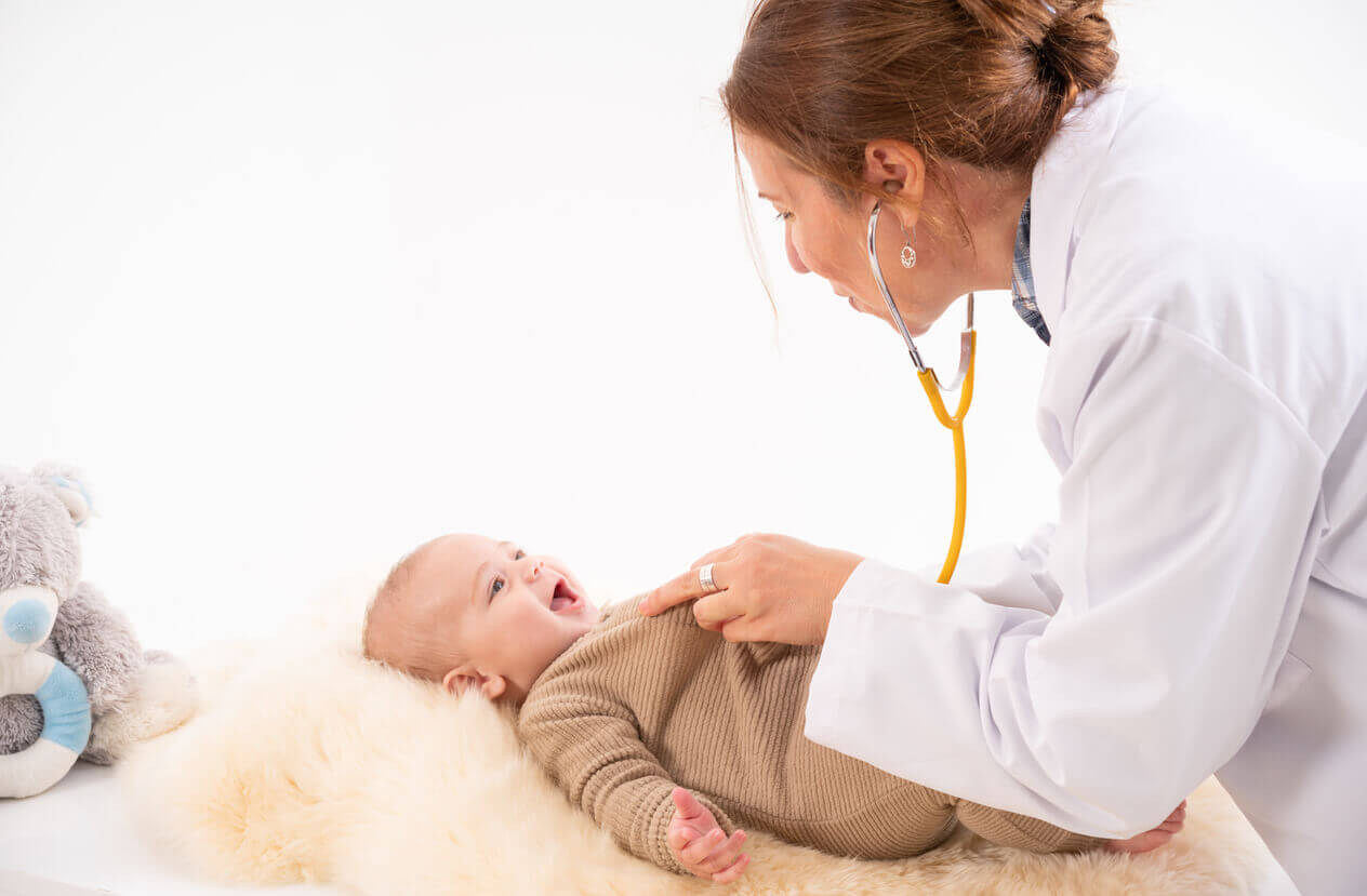 https://www.northwoodspediatric.com/wp-content/uploads/sites/144/2024/02/Baby-Wellness-Checkups-Northwoods-Pediatric-Center.jpg